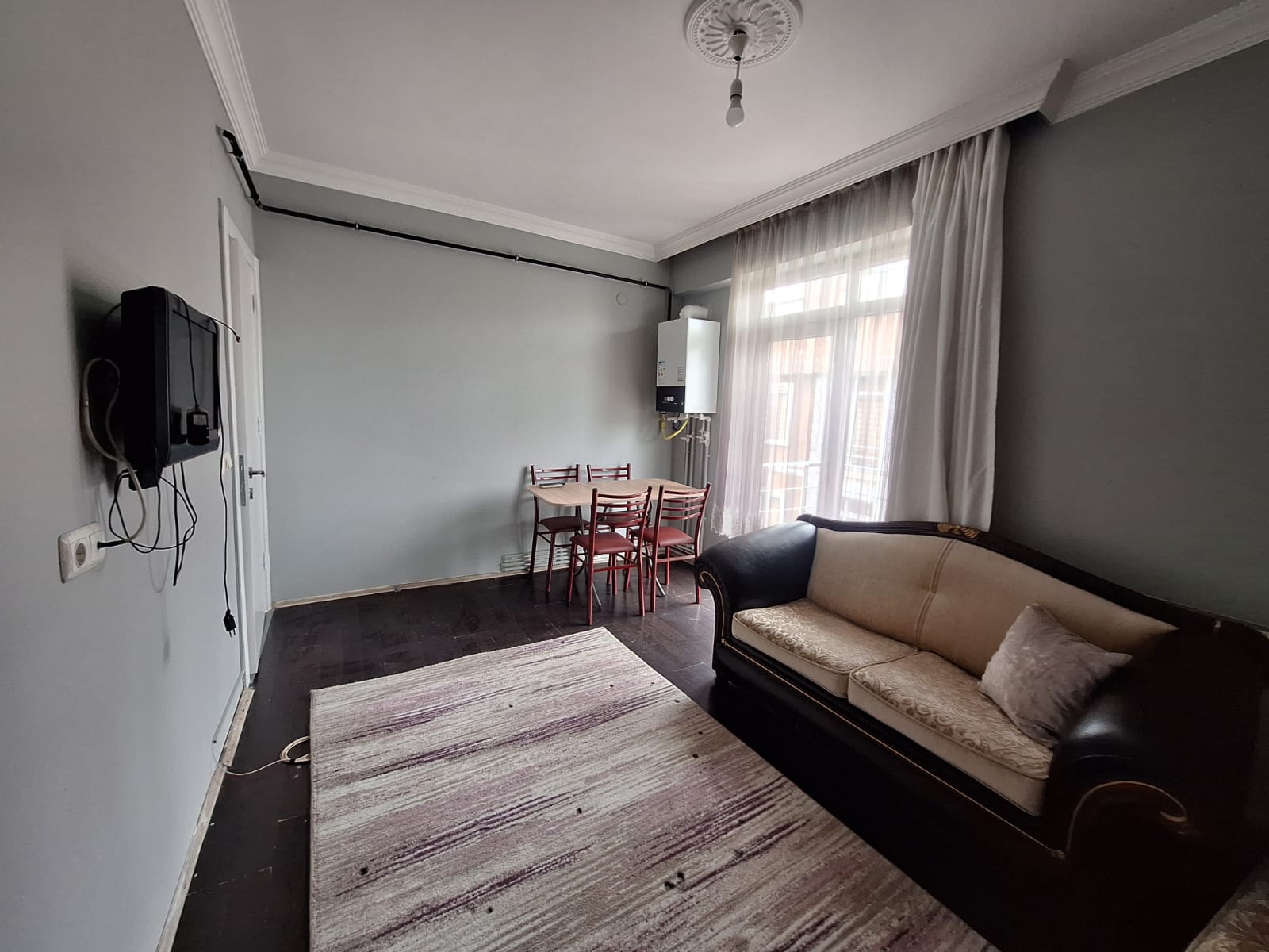 ERENLERDE 2+0 MERKEZİ KONUMDA SEVGİ YOLU ÜZERİNDE KİRALIK DAİRE