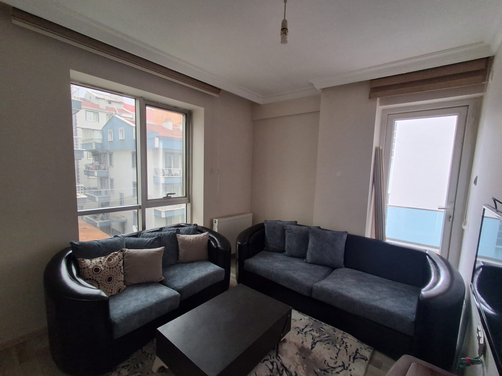 ERENLERDE 2+0 MERKEZİ KONUMDA TEMİZ KİRALIK DAİRE