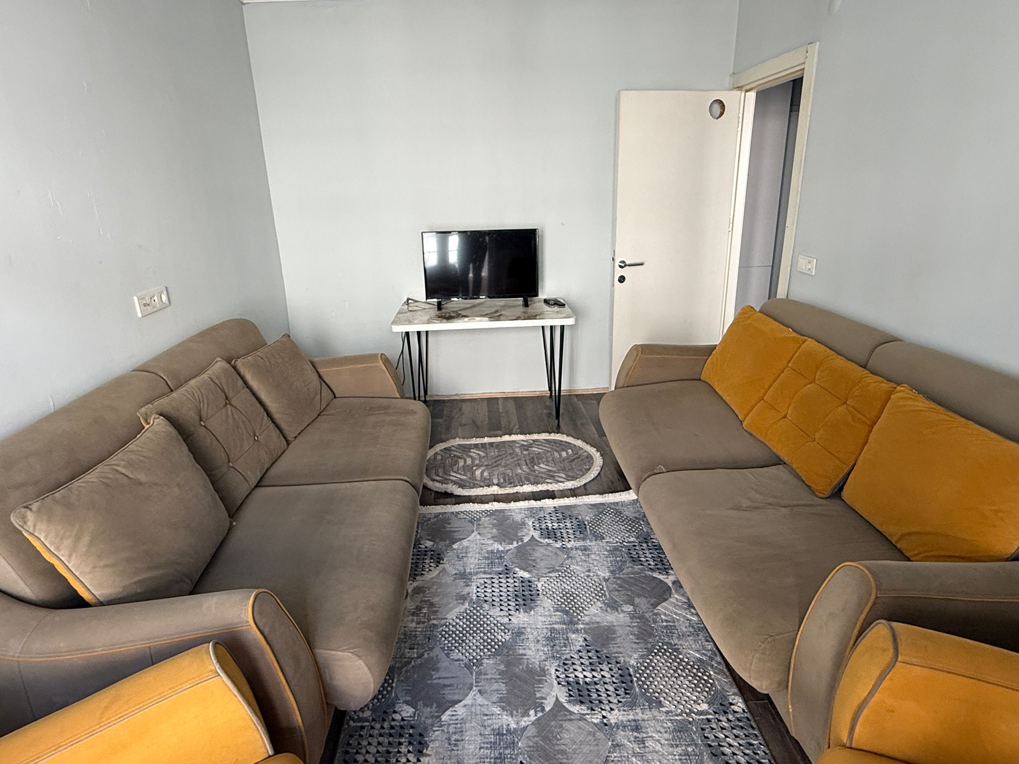 ERENLERDE MERKEZİ KONUMDA 2+0 DAİRE