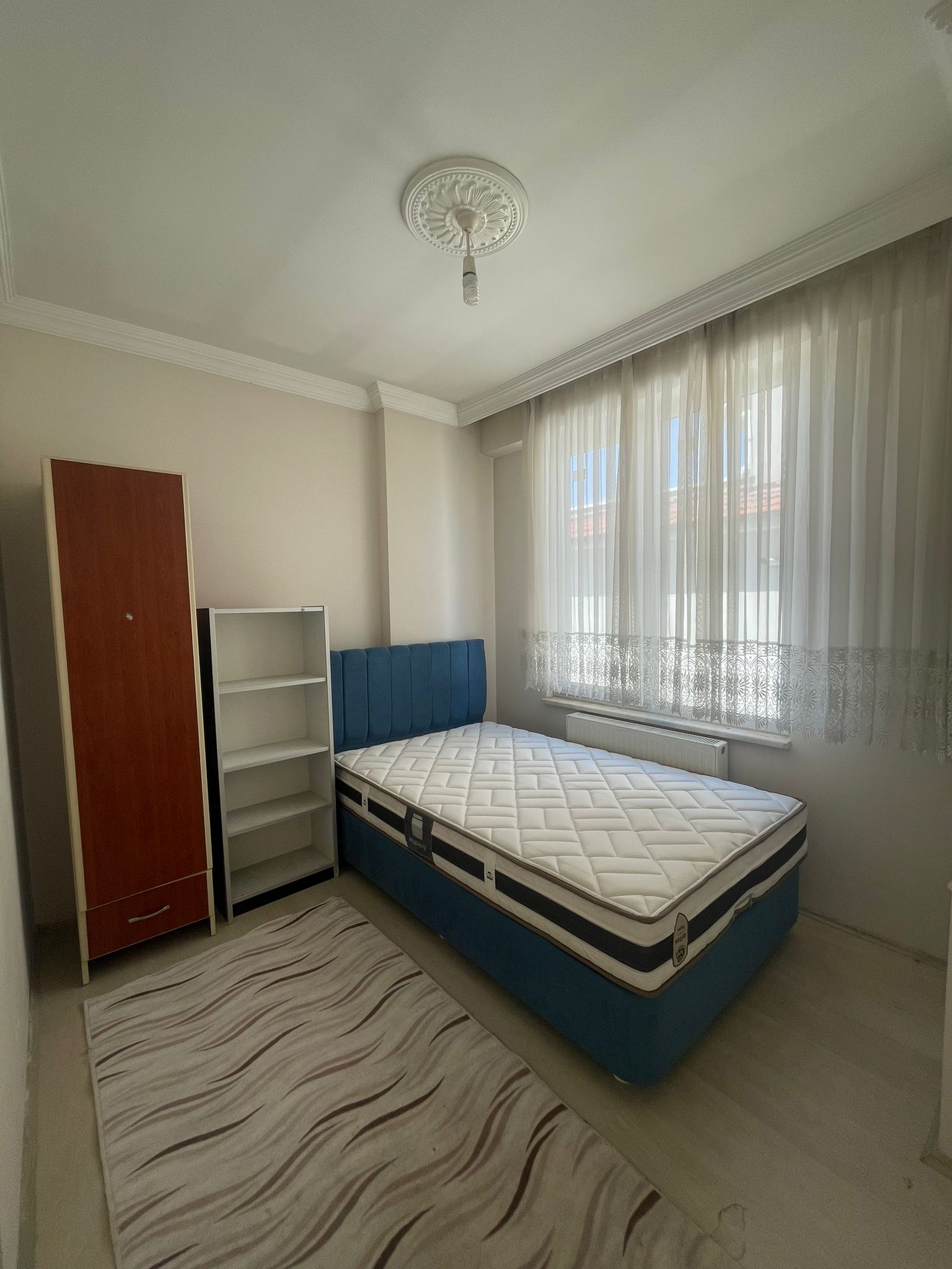 1+1 MERKEZİ KONUMDA KİRALIK DAİRE