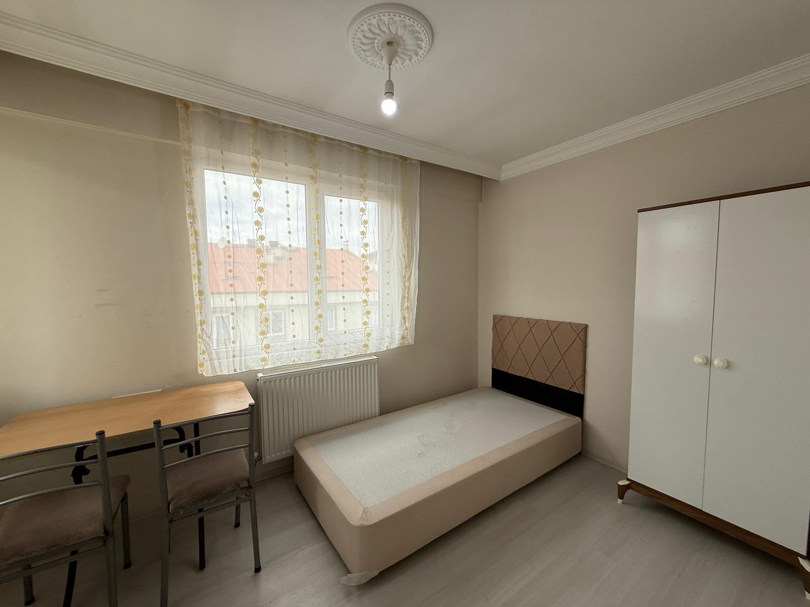 ERENLERDE 2+1 MERKEZİ KONUMDA TEMİZ KİRALIK DAİRE