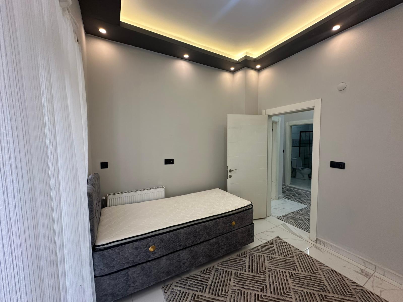 ERENLERDE MERKEZİ KONUMDA 2+0 SATILIK DAİRE