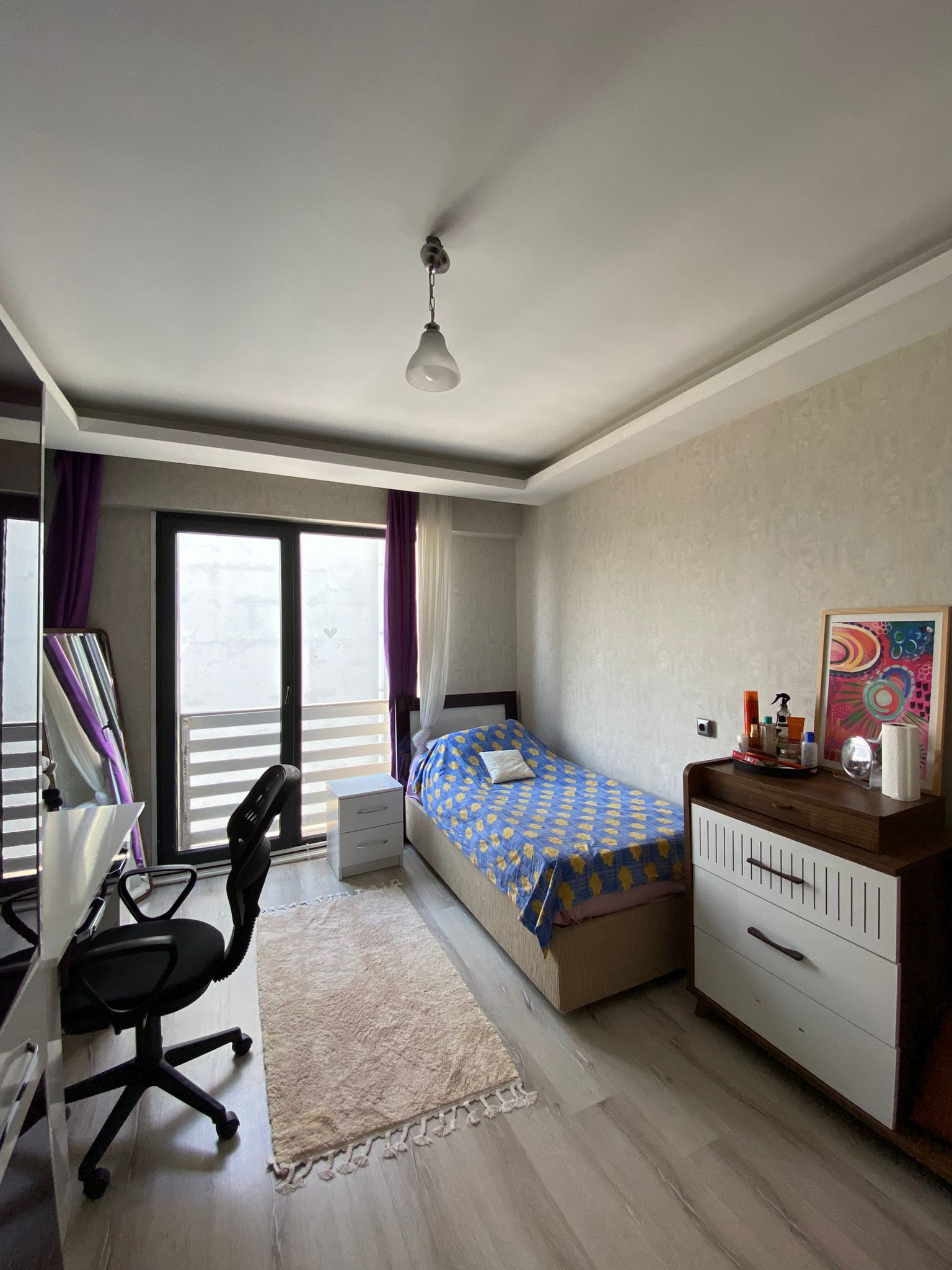 ERENLERDE MERKEZİ KONUMDA GENİŞ 2+0 SATILIK DAİRE