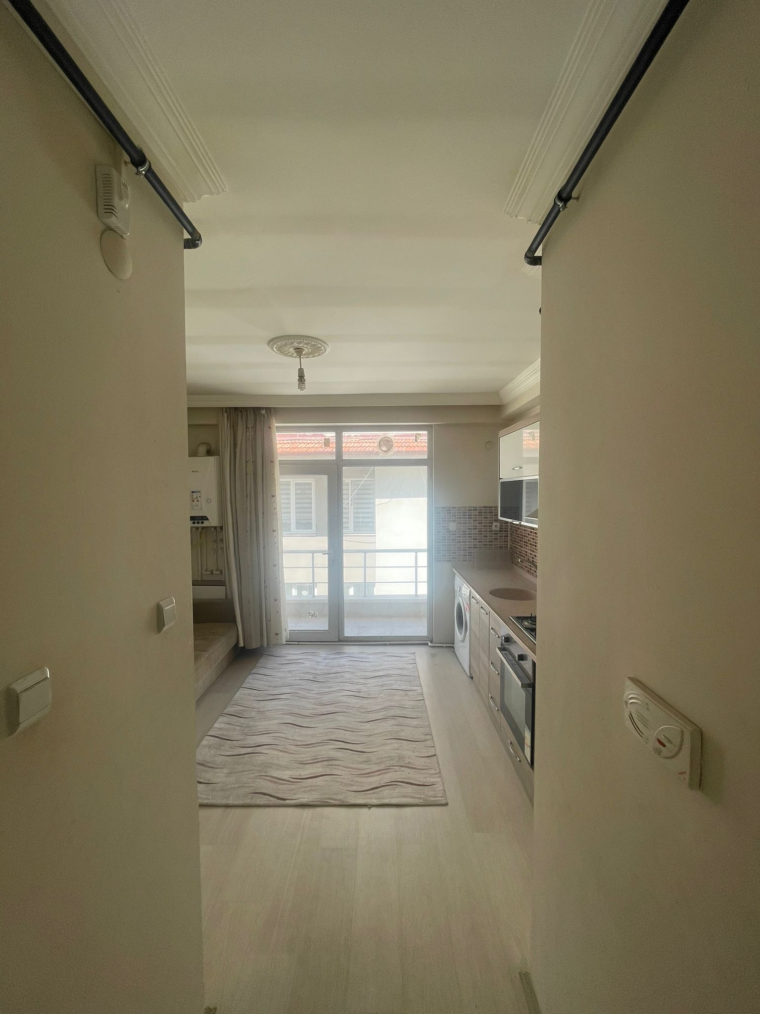 1+1 MERKEZİ KONUMDA KİRALIK DAİRE