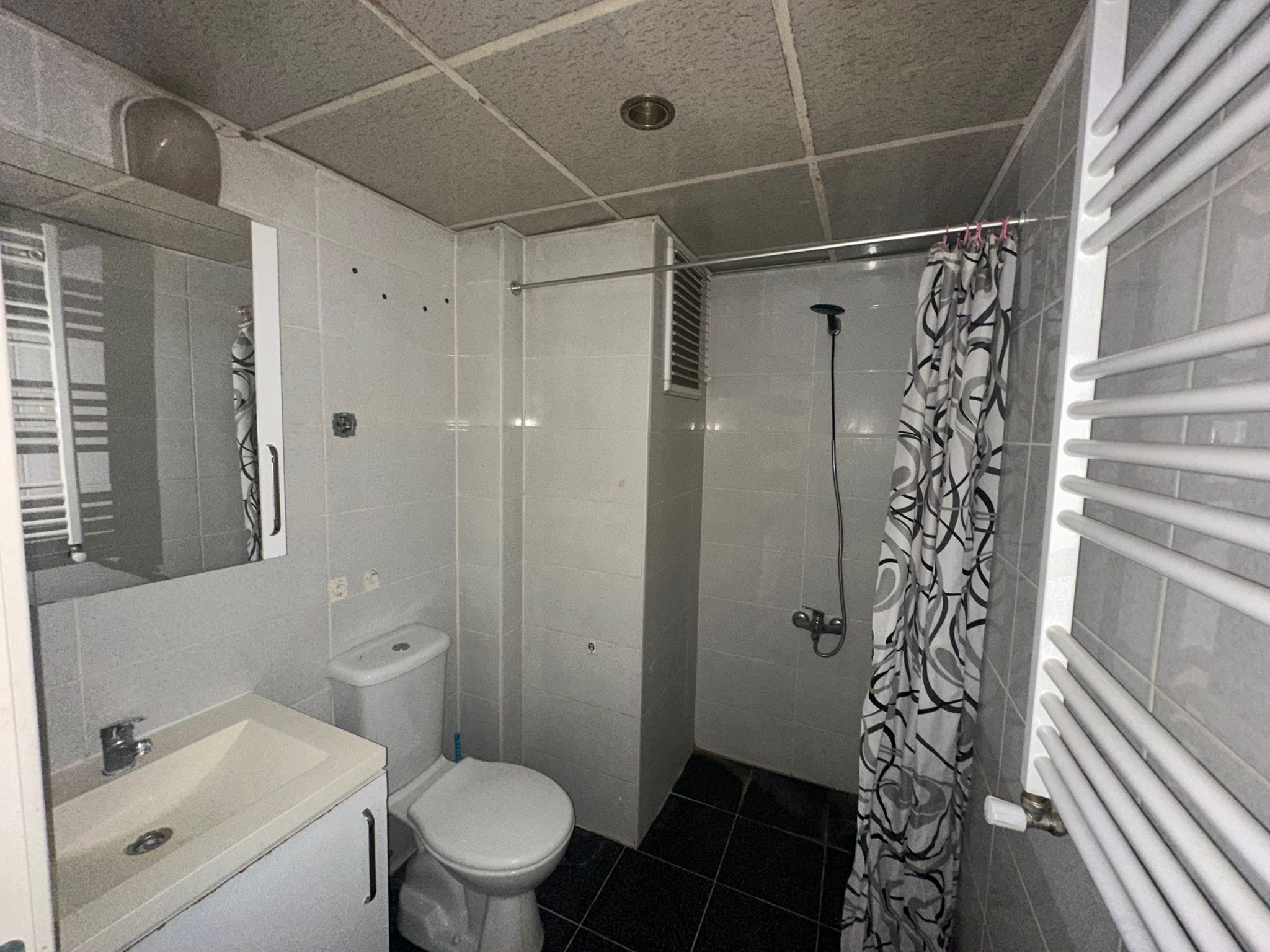 ERENLERDE MERKEZİ KONUMDA 1+1 DAİRE