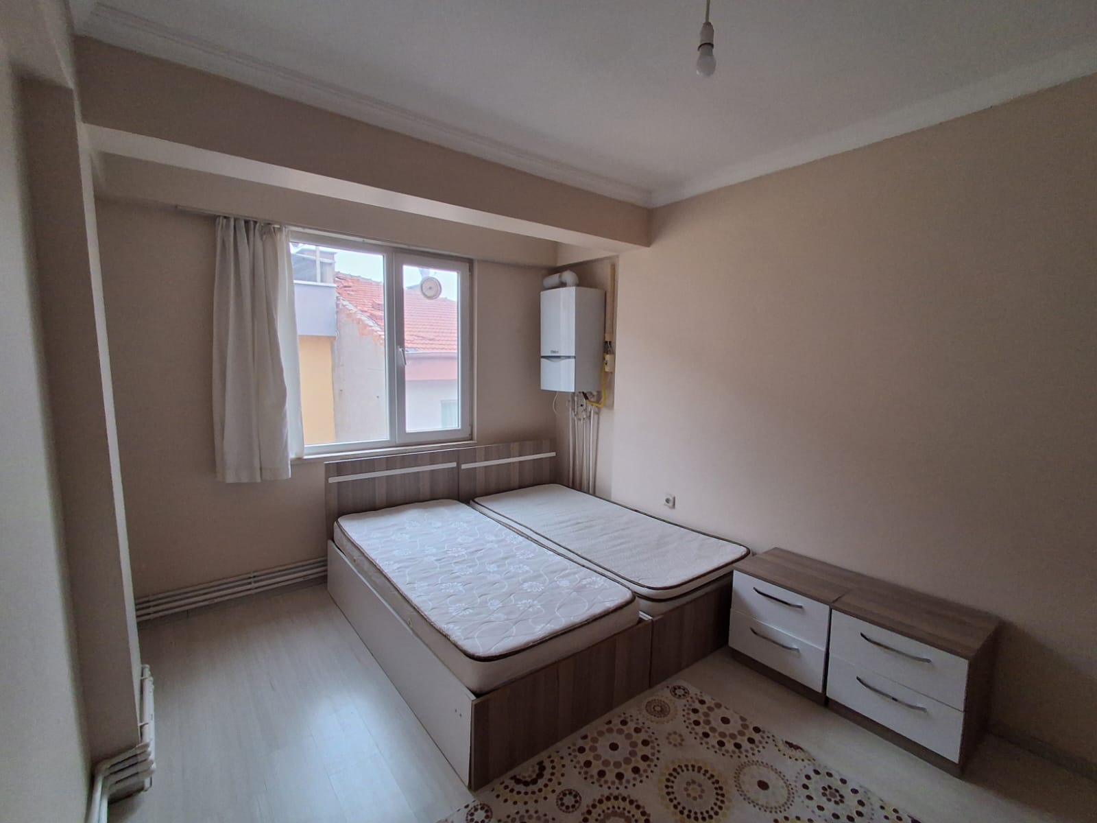 ERENLERDE EMNİYET KARAKOLU KARŞISINDA 2+0 GENİŞ KİRALIK DAİRE