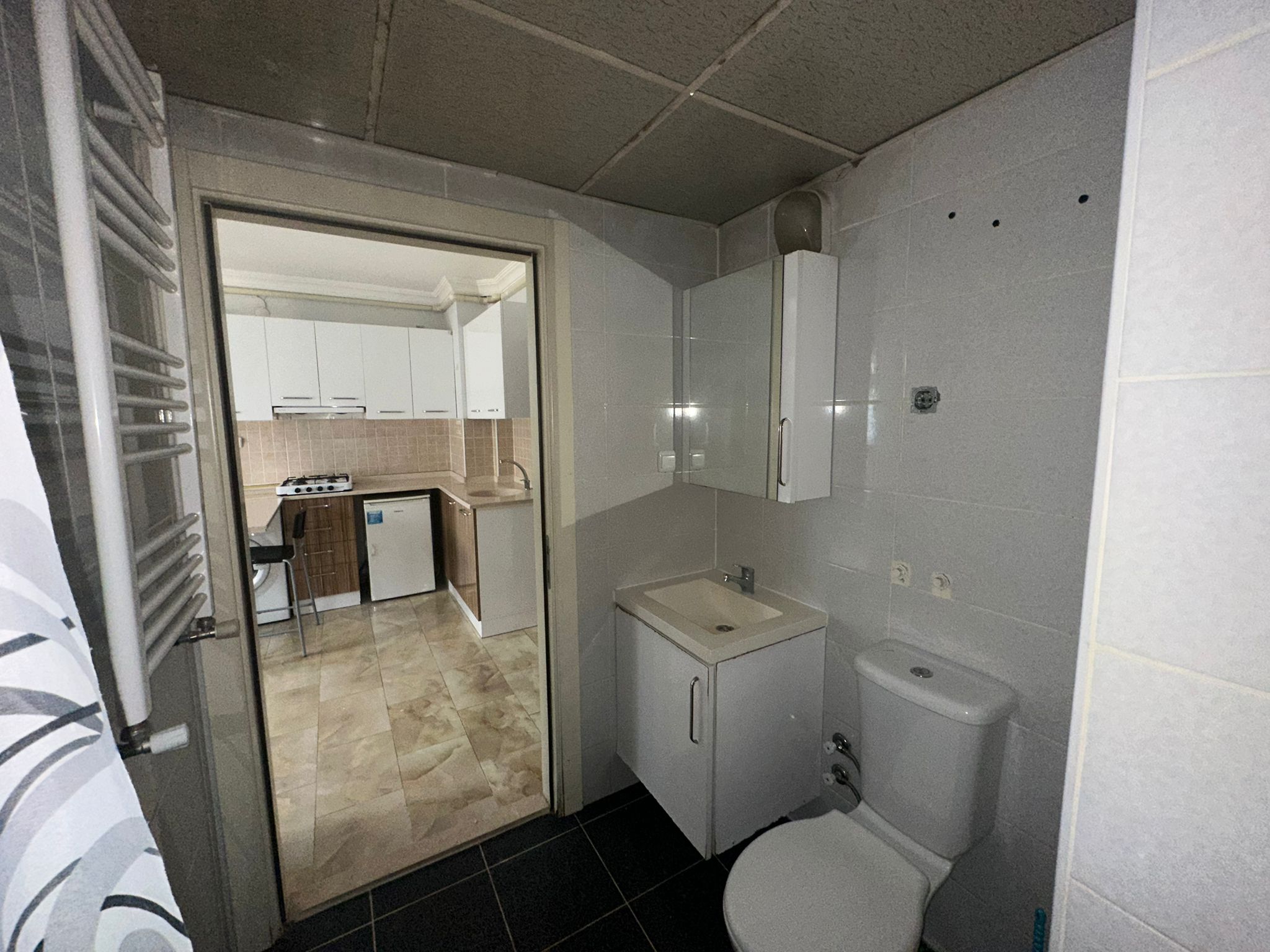 ERENLERDE MERKEZİ KONUMDA 1+1 DAİRE