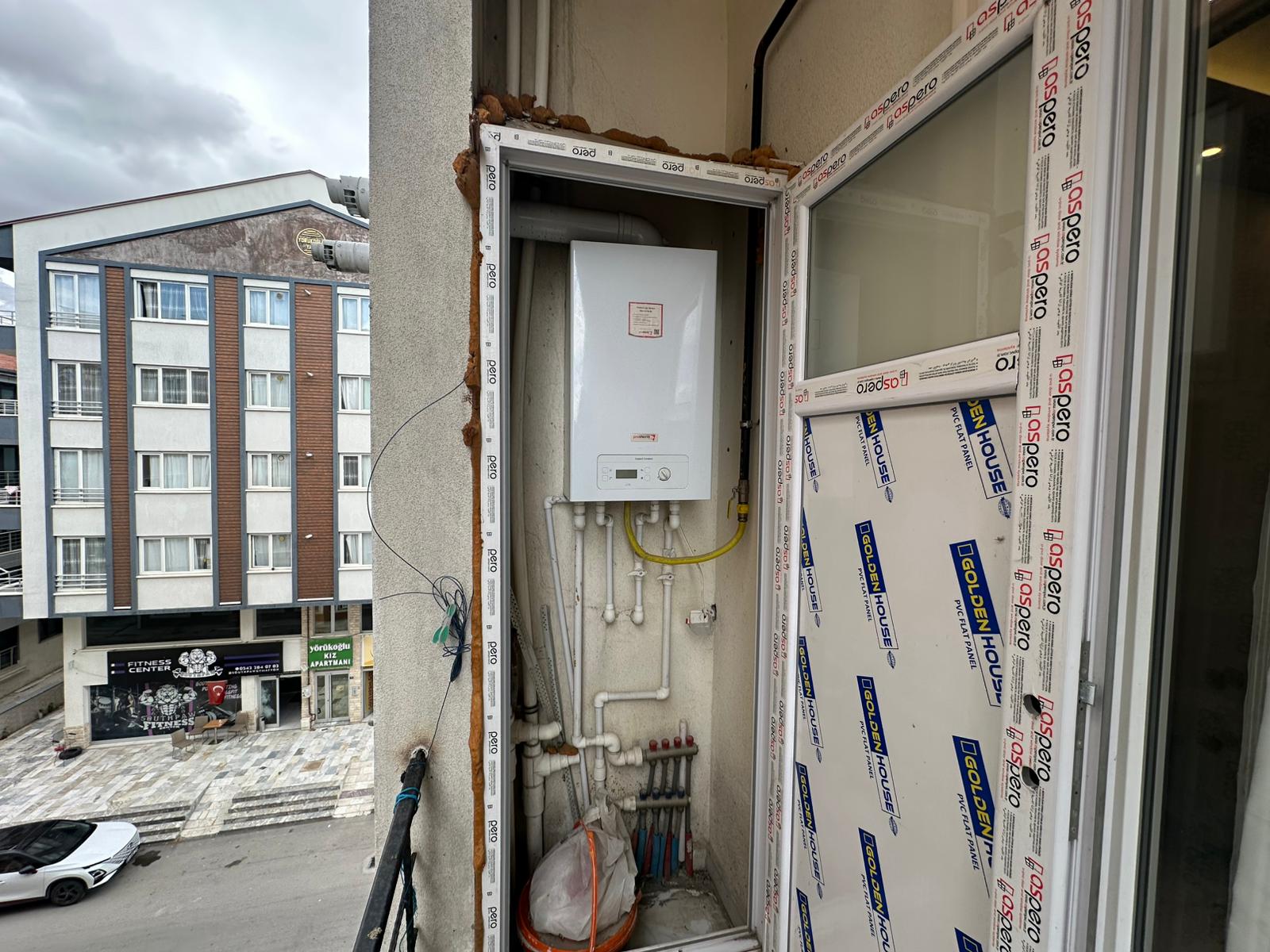 ERENLERDE MERKEZİ KONUMDA 2+0 SATILIK DAİRE