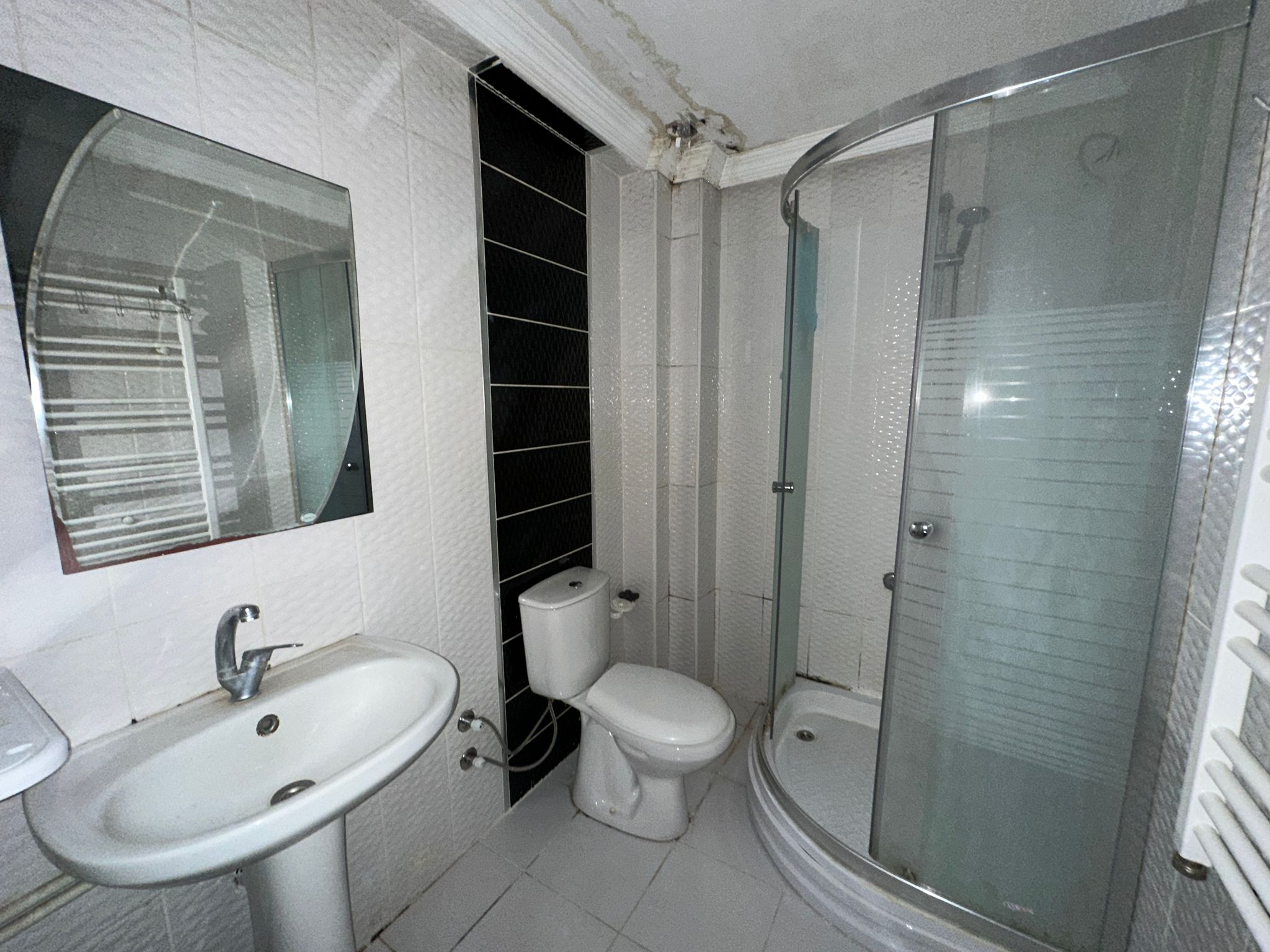 ERENLERDE MERKEZİ KONUMDA 2+0 FIRSAT DAİRE