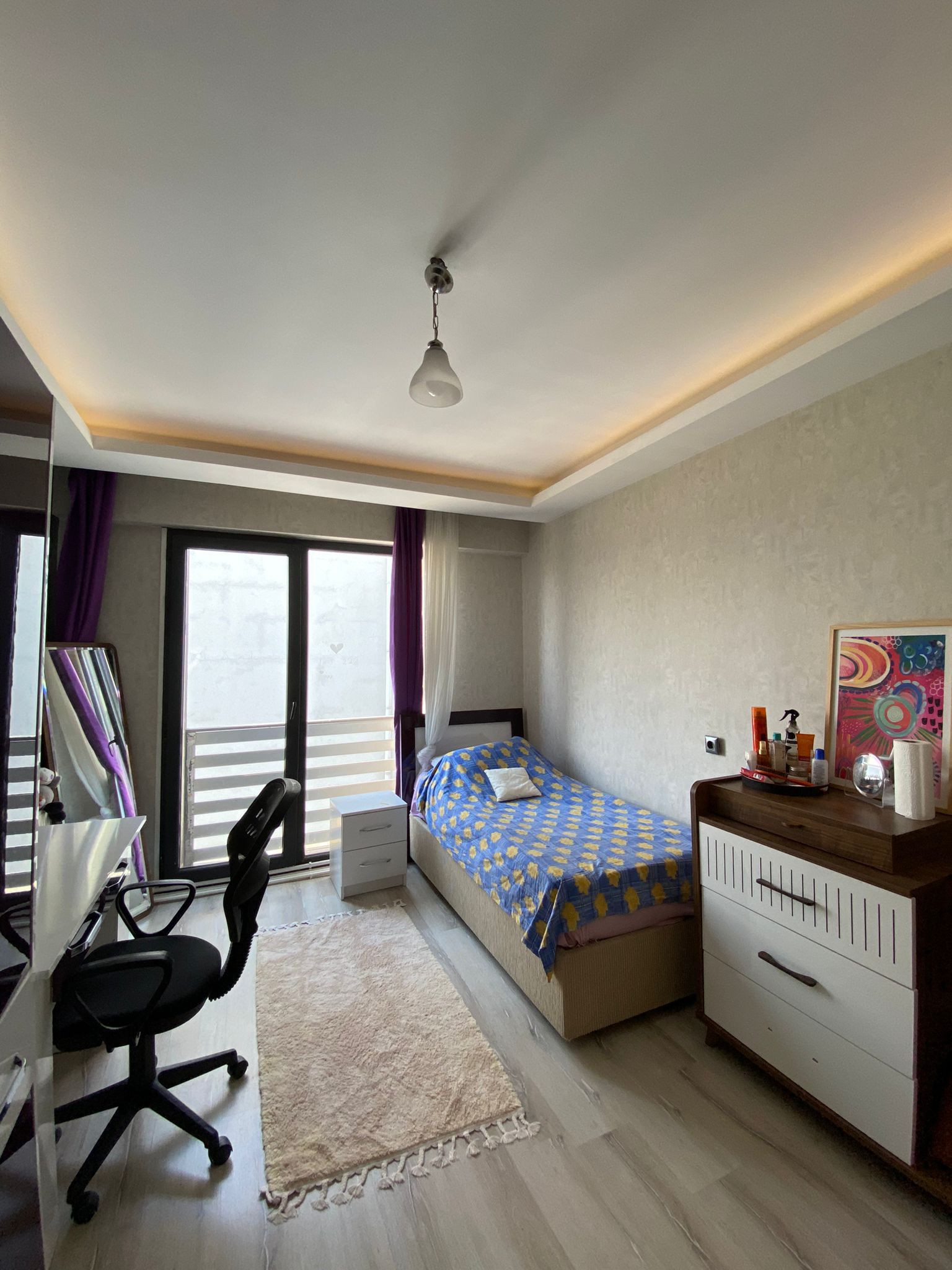 ERENLERDE MERKEZİ KONUMDA GENİŞ 2+0 SATILIK DAİRE