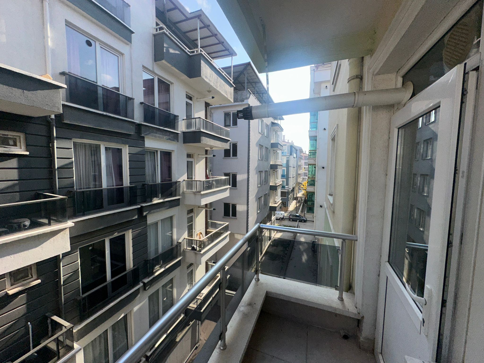 ERENLERDE MERKEZİ KONUMDA 1+0 KİRALIK DAİRE