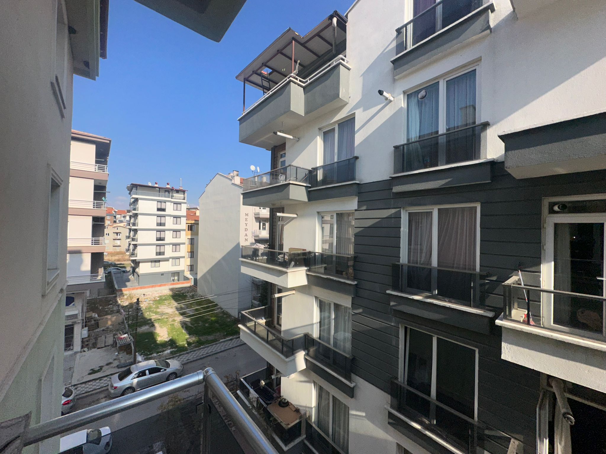 ERENLERDE MERKEZİ KONUMDA 1+1 DAİRE