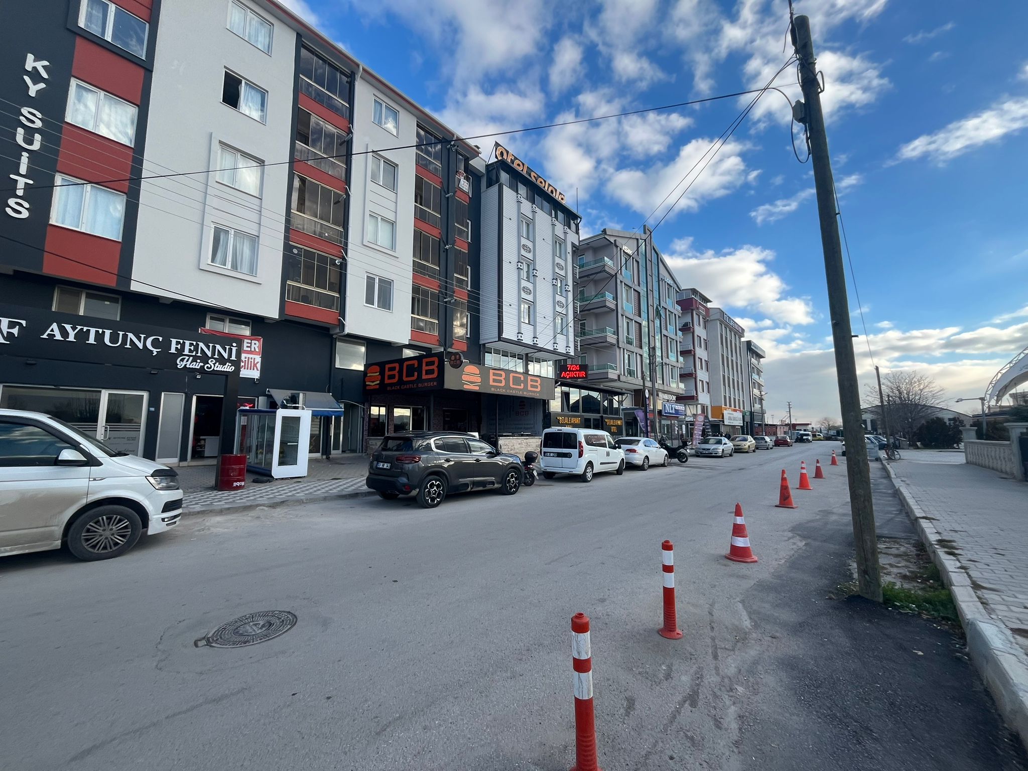 ERENLERDE EMNİYET KARAKOLU KARŞISINDA MERKEZİ KONUMDA 2+0 KİRALIK DAİRE