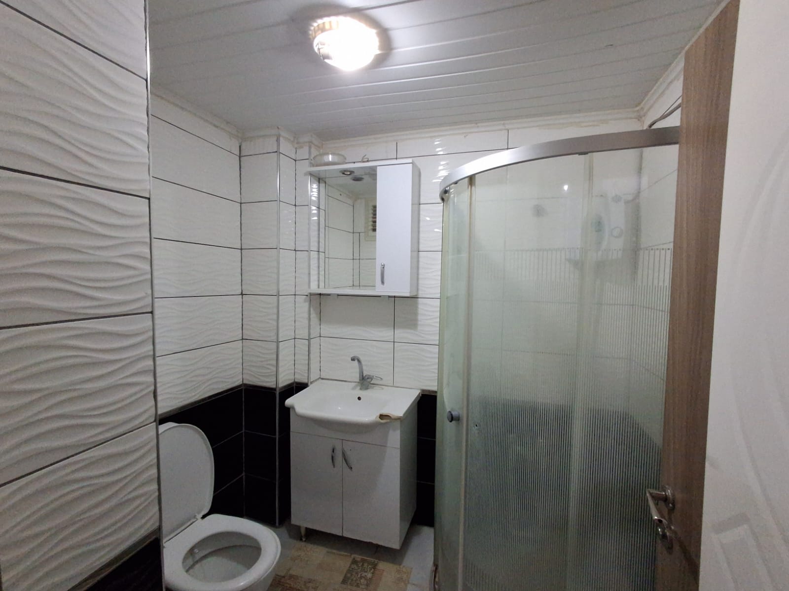 ERENLERDE EMNİYET KARAKOLU KARŞISINDA 2+0 GENİŞ KİRALIK DAİRE