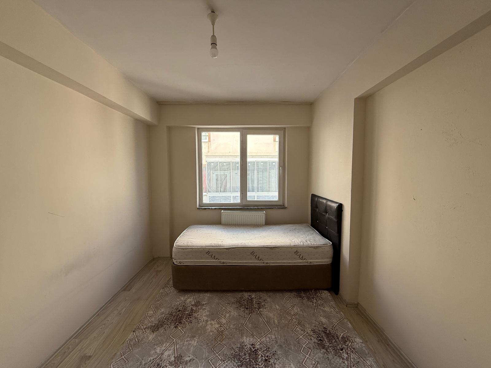 ERENLERDE MERKEZİ KONUMDA 2+1 GENİŞ KİRALIK DAİRE