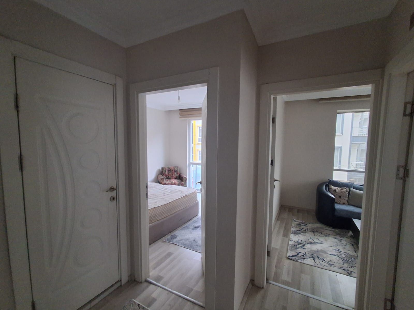 ERENLERDE 2+0 MERKEZİ KONUMDA TEMİZ KİRALIK DAİRE