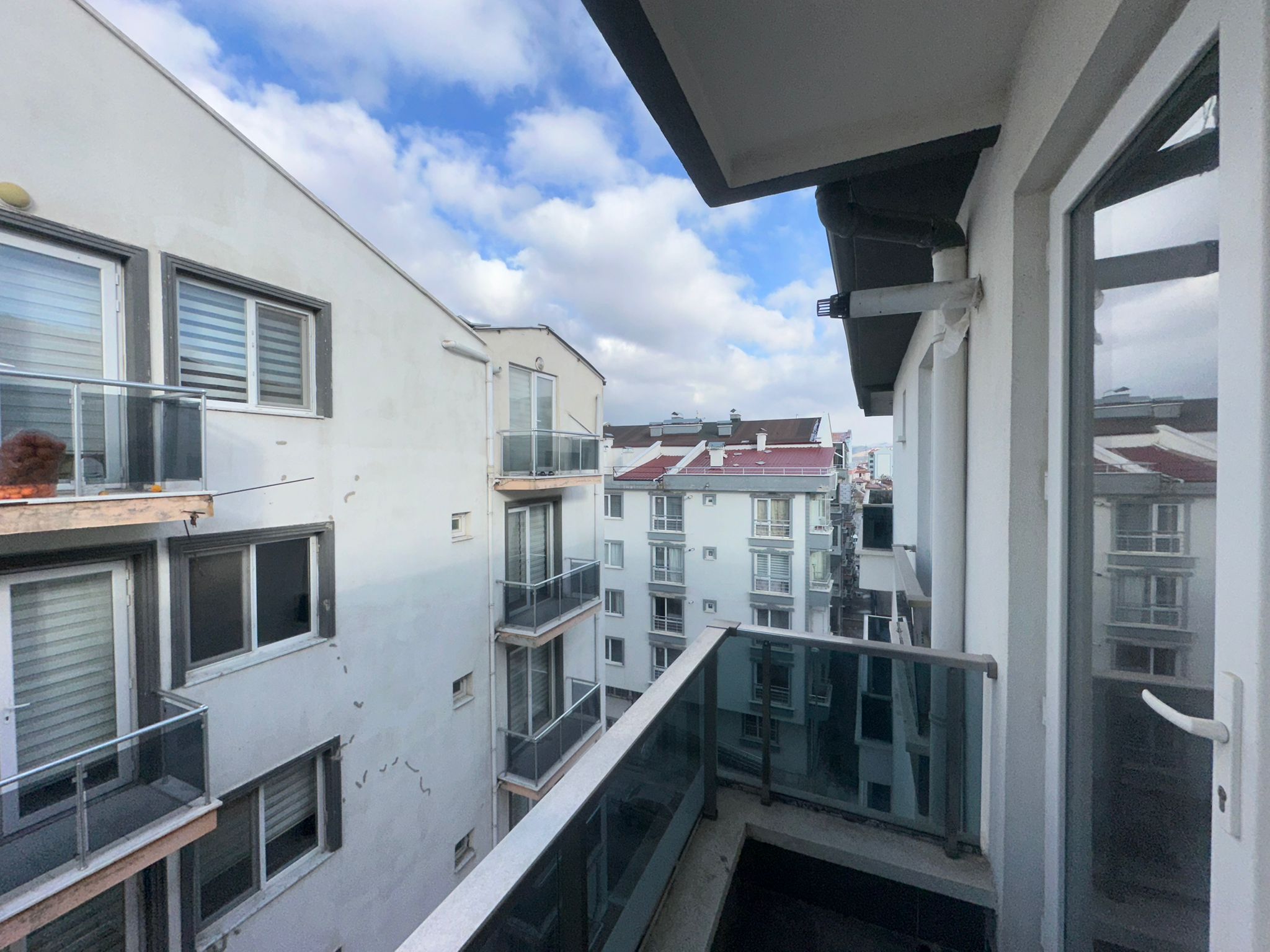 ERENLERDE ESKİŞEHİR YOLU YOLU ÜZERİNDE 2+0 KİRALIK DAİRE