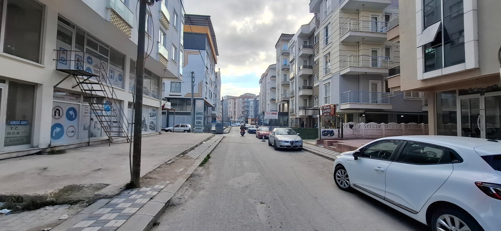 ERENLERDE MERKEZİ KONUMDA 1+0 KİRALIK DAİRE