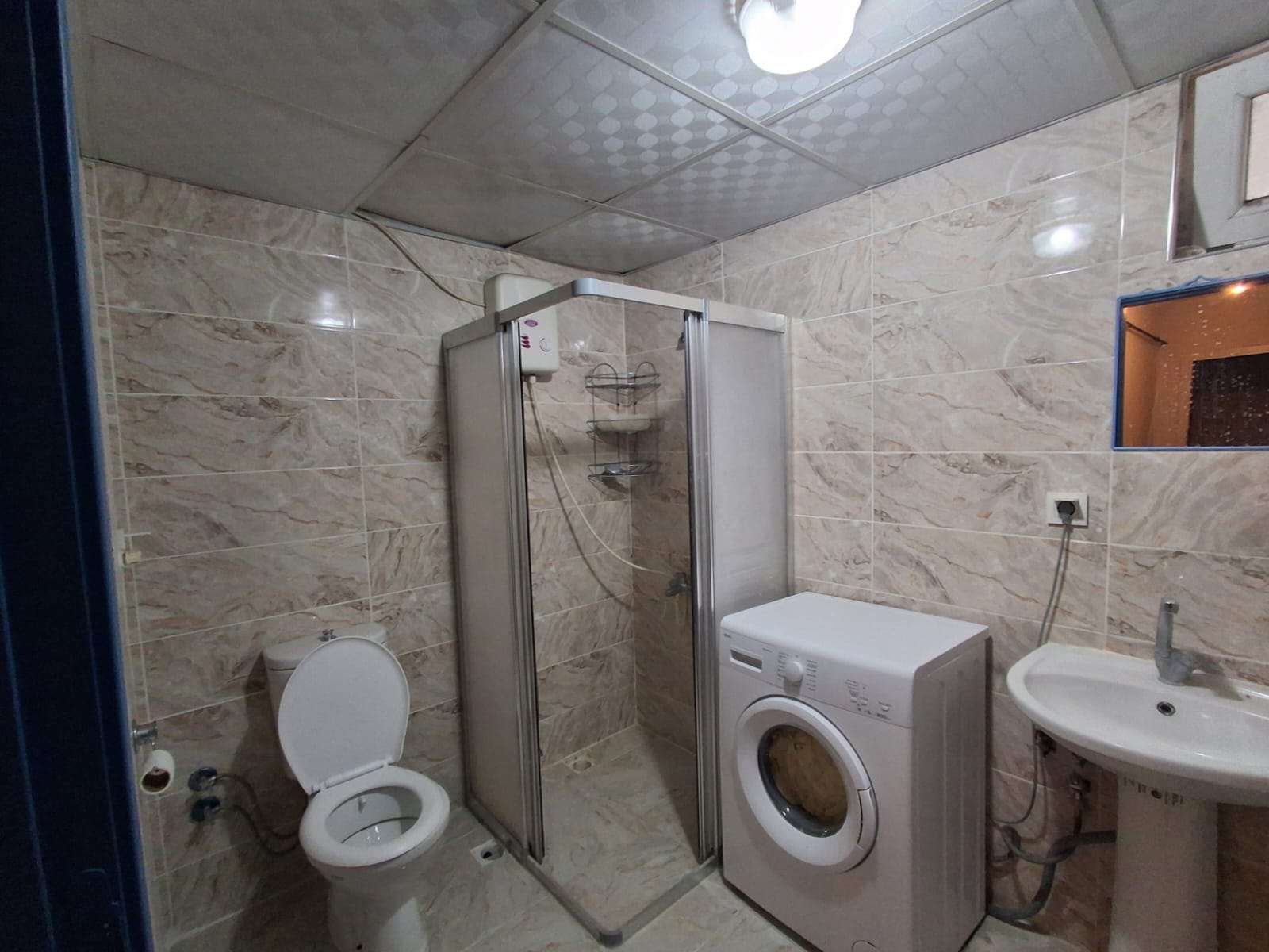 ERENLERDE MERKEZİ KONUMDA 2+0 KİRALIK DAİRE