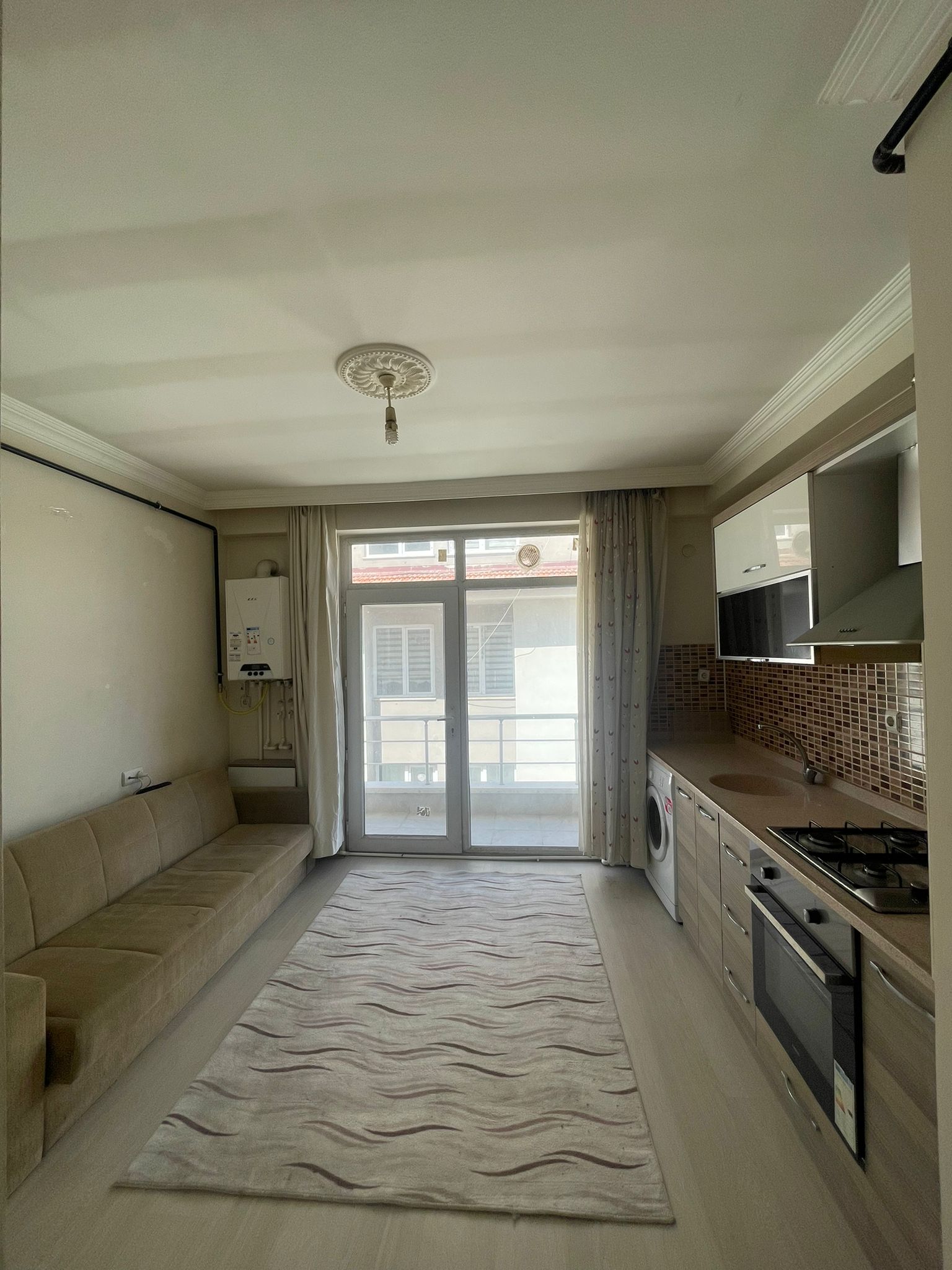 1+1 MERKEZİ KONUMDA KİRALIK DAİRE