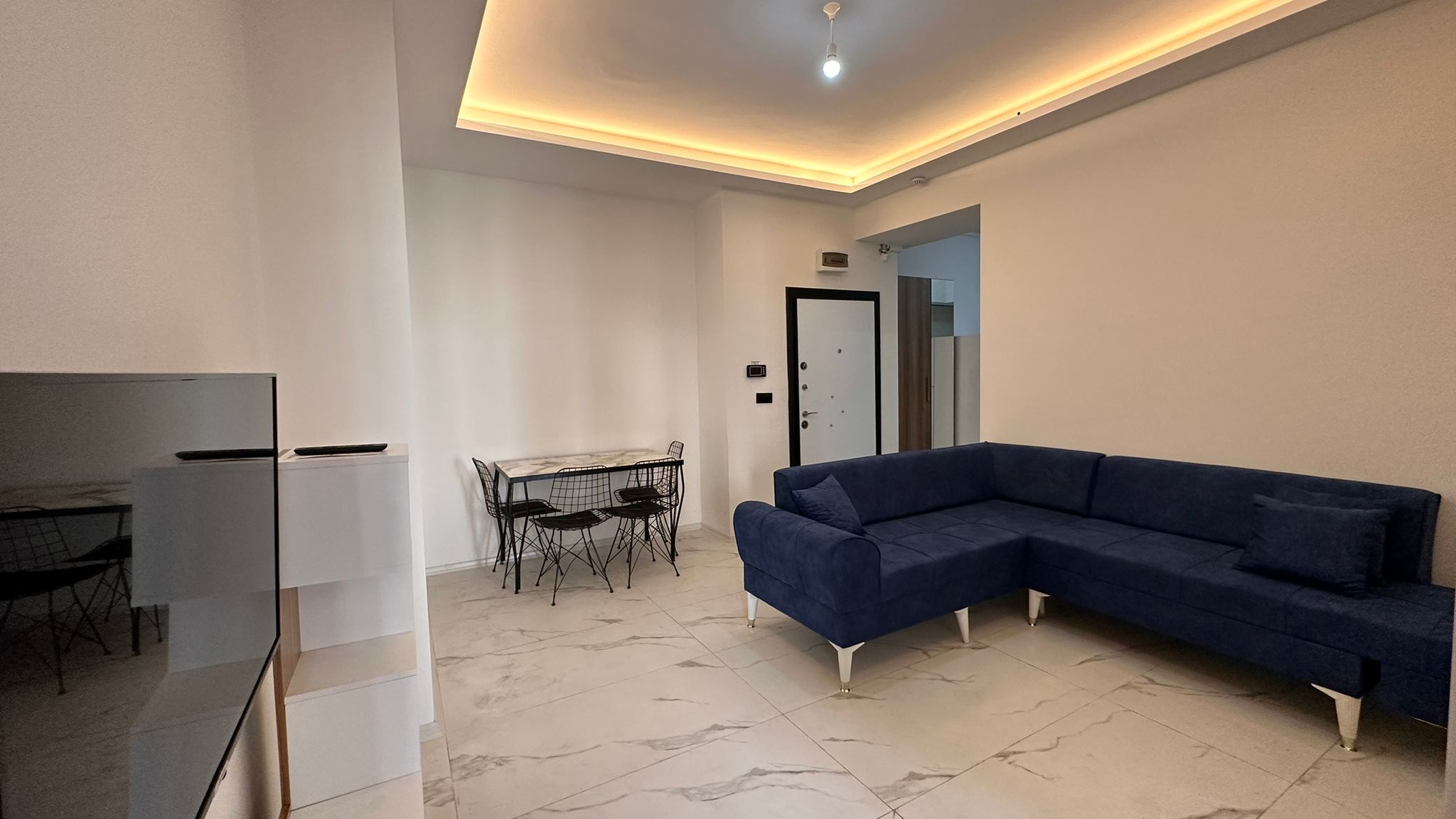 ERENLERDE LÜKS 2+1 MERKEZİ KONUMDA KİRALIK DAİRE