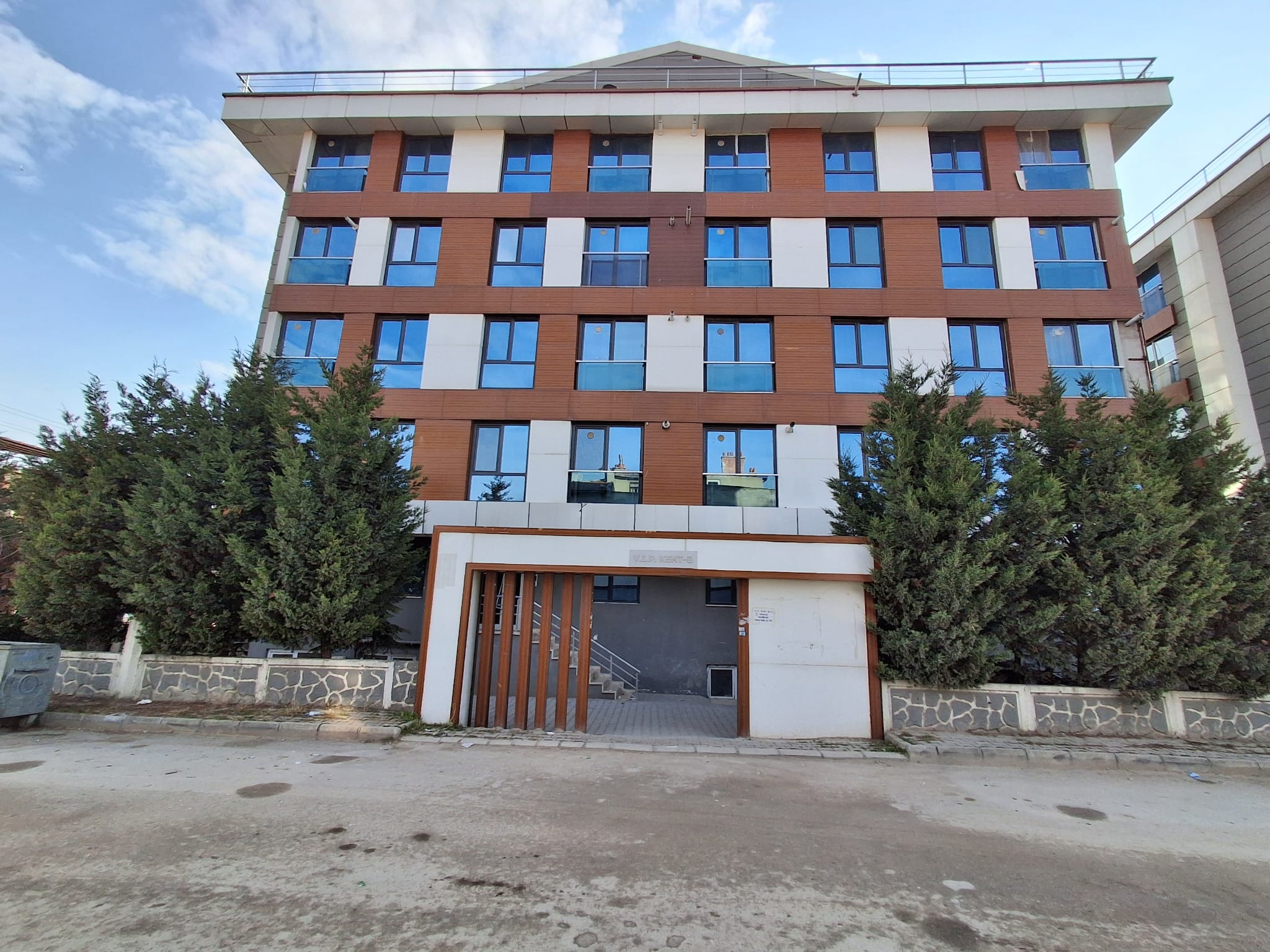 ERENLERDE TEMİZ 2+0 KİRALIK DAİRE