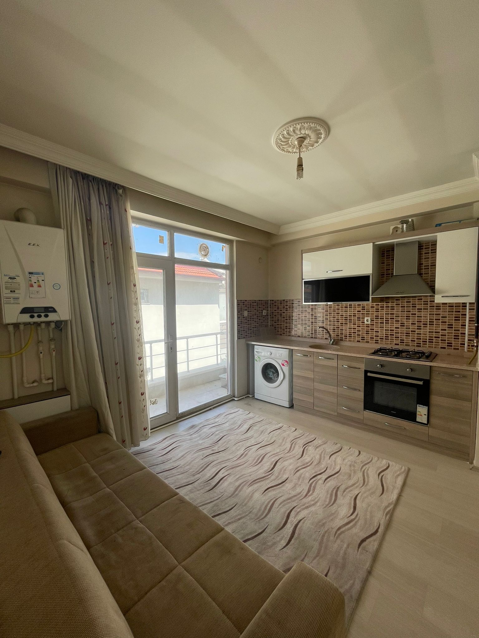 1+1 MERKEZİ KONUMDA KİRALIK DAİRE