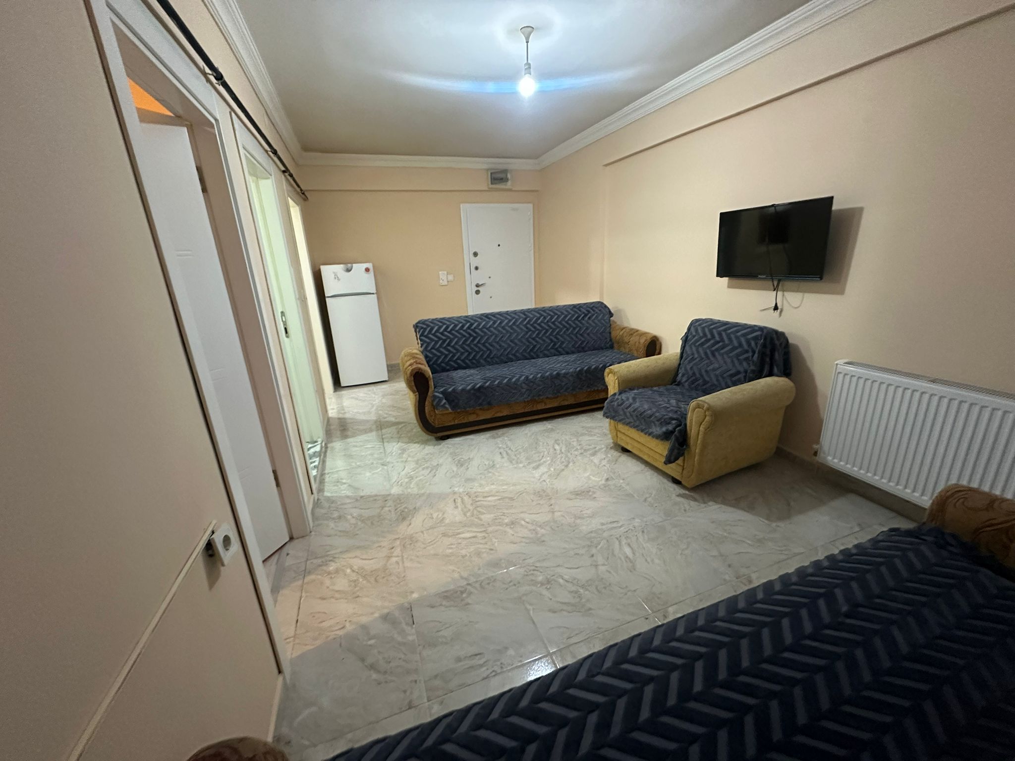 ERENLERDE MERKEZİ KONUMDA 2+0 GENİŞ KİRALIK DAİRE