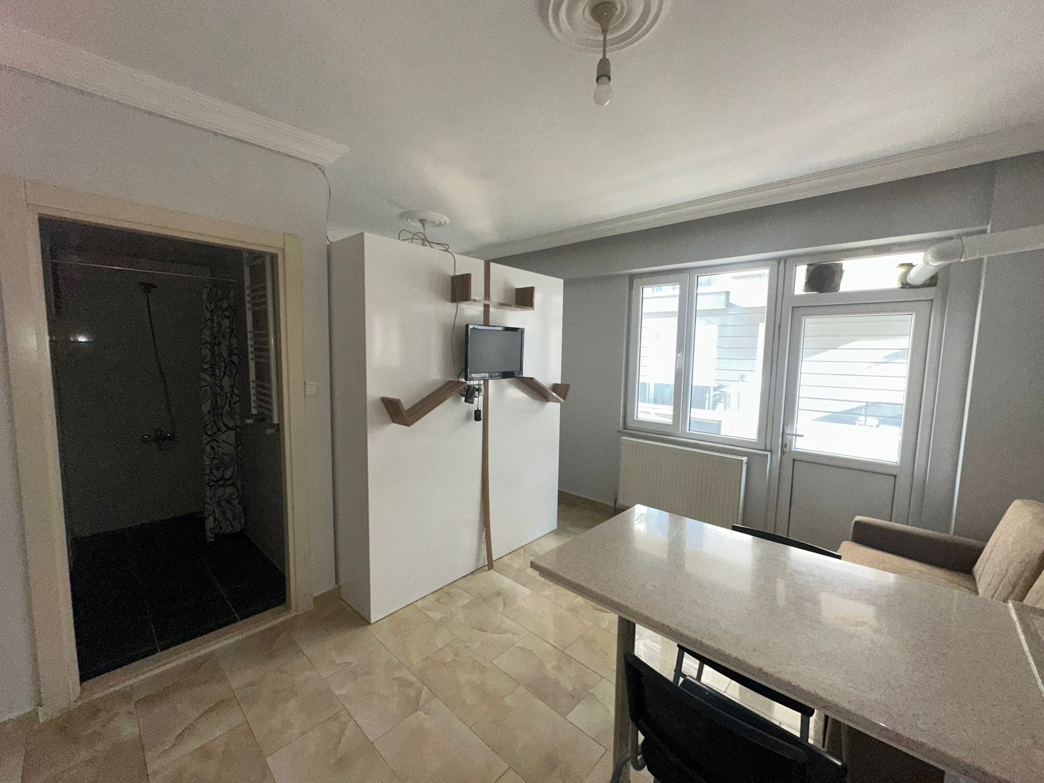 ERENLERDE MERKEZİ KONUMDA 1+1 DAİRE