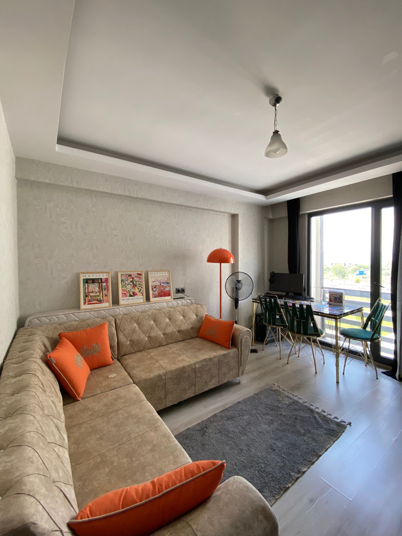 ERENLERDE MERKEZİ KONUMDA GENİŞ 2+0 SATILIK DAİRE