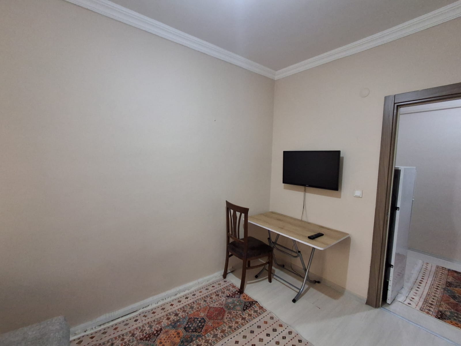 ERENLERDE EMNİYET KARAKOLU KARŞISINDA 2+0 GENİŞ KİRALIK DAİRE