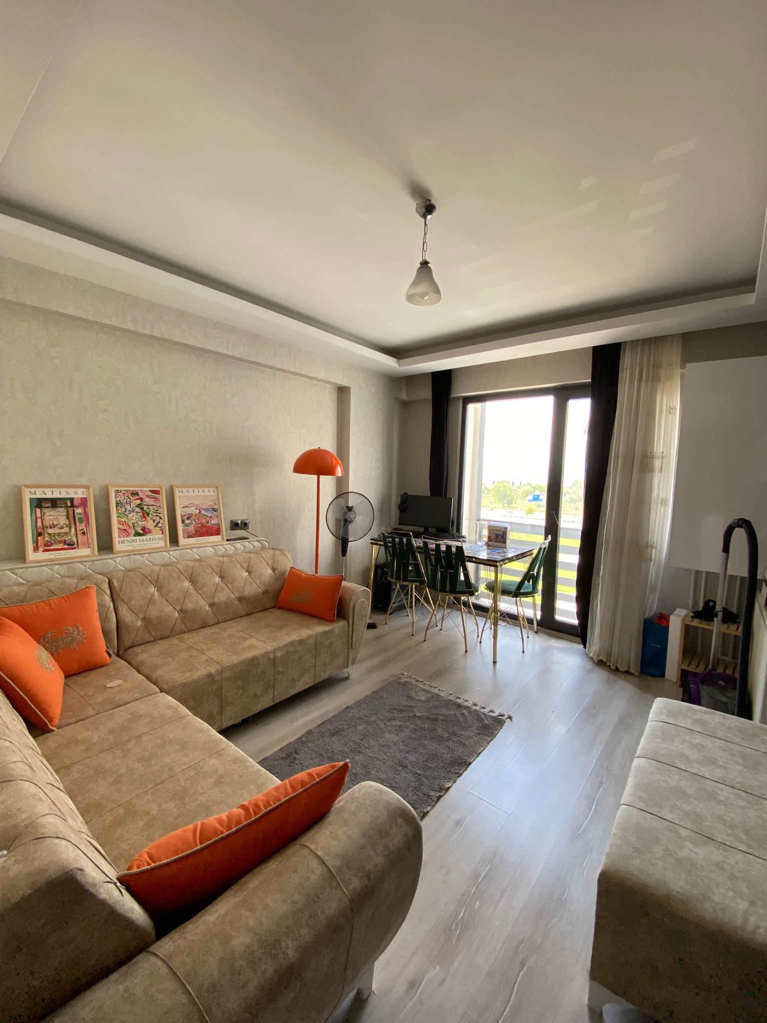 ERENLERDE MERKEZİ KONUMDA GENİŞ 2+0 SATILIK DAİRE