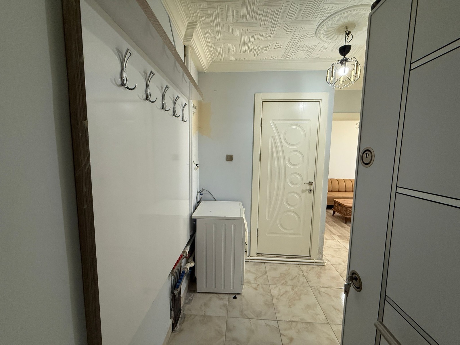 ERENLERDE MERKEZİ KONUMDA UYGUN FİYATLI 2+0 SATILIK DAİRE