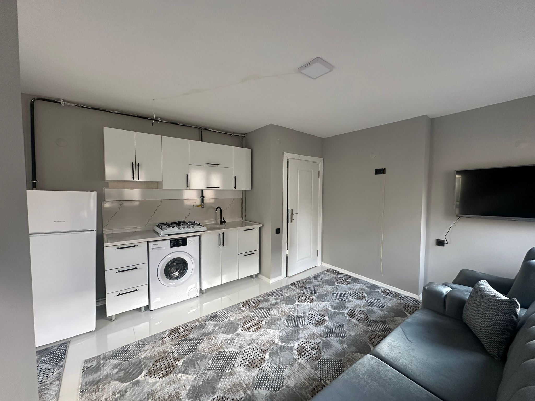 ERENLERDE MERKEZİ KONUMDA 1+1 KİRALIK SIFIR DAİRE