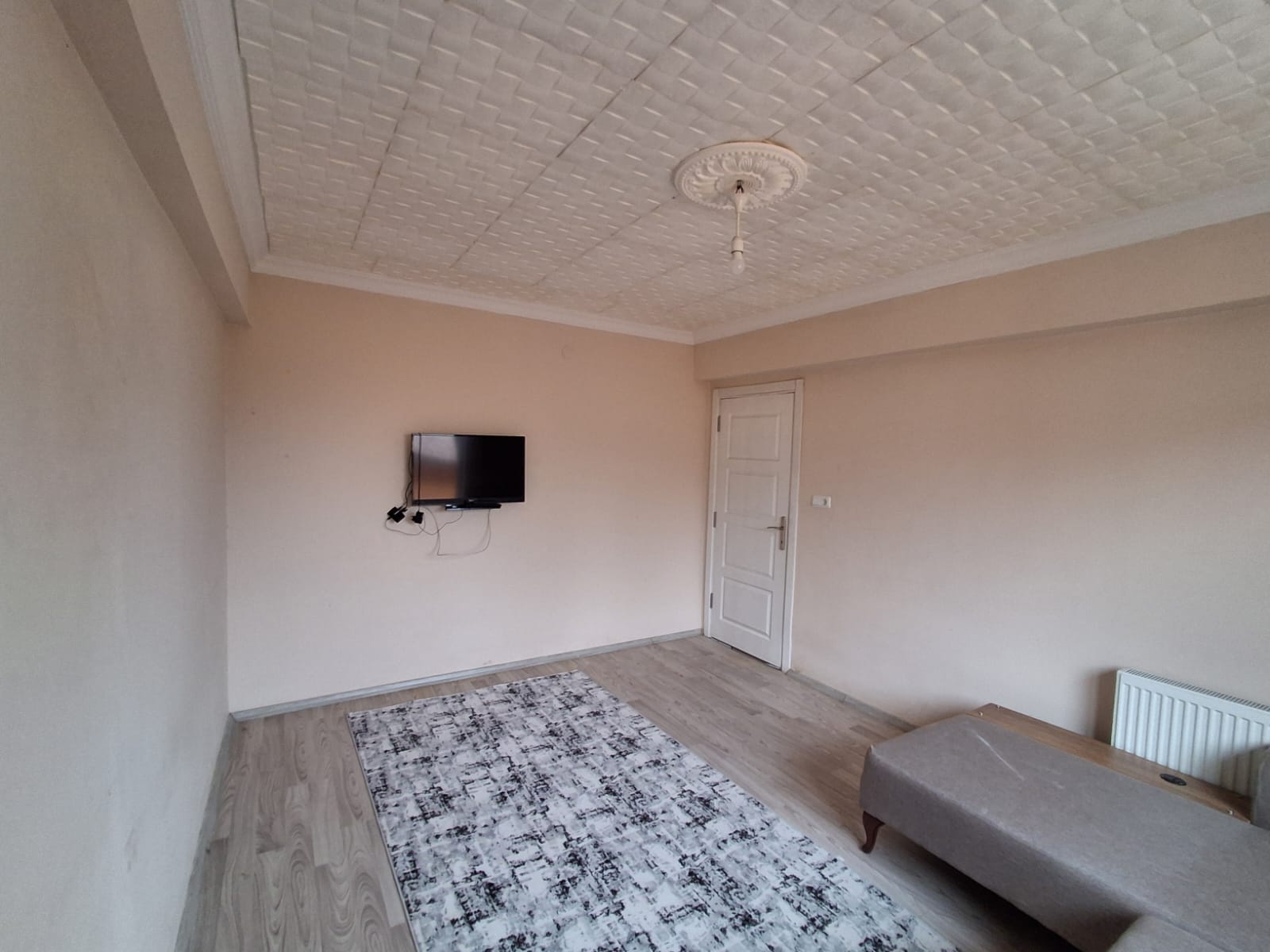 ERENLERDE 2+0 SEVGİ YOLUNDA MERKEZİ KONUMDA KİRALIK DAİRE