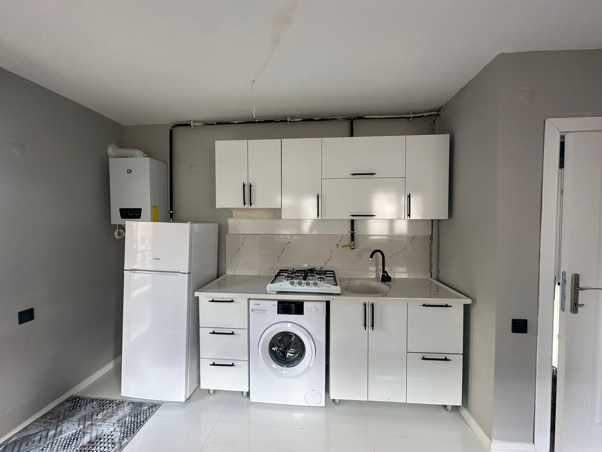 ERENLERDE MERKEZİ KONUMDA 1+1 KİRALIK SIFIR DAİRE