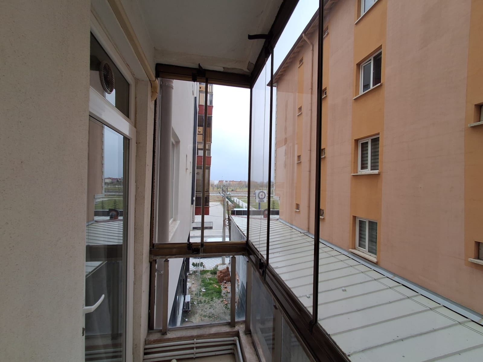 ERENLERDE EMNİYET KARŞISINDA 2+0 KİRALIK DAİRE