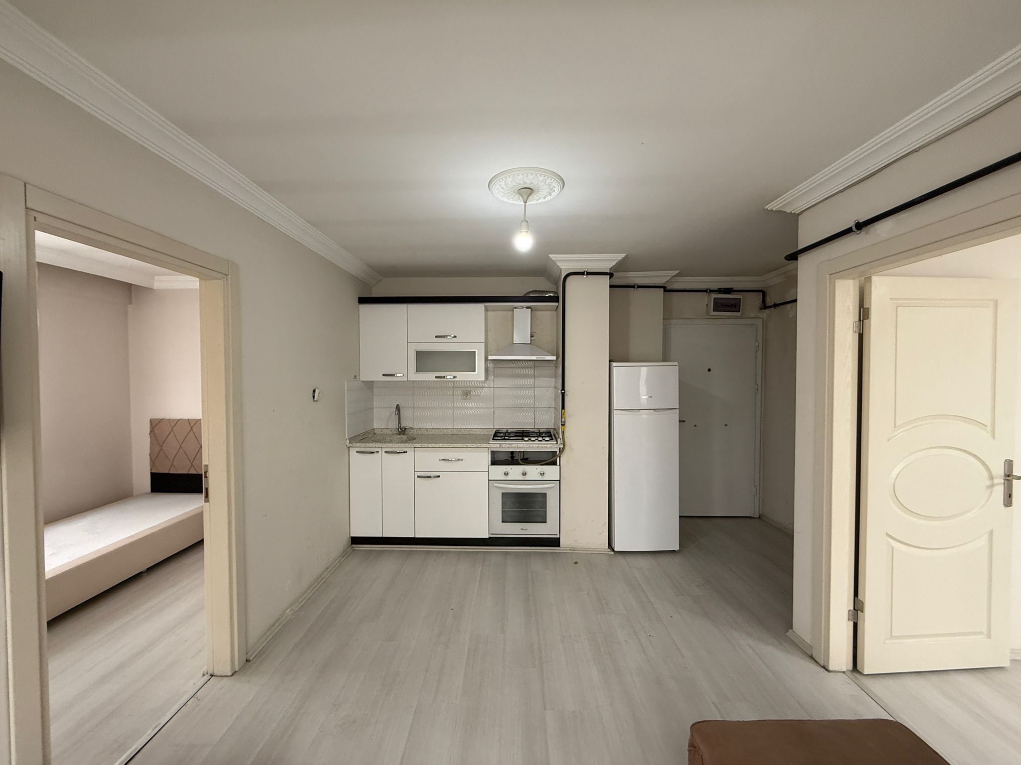 ERENLERDE 2+1 MERKEZİ KONUMDA TEMİZ KİRALIK DAİRE