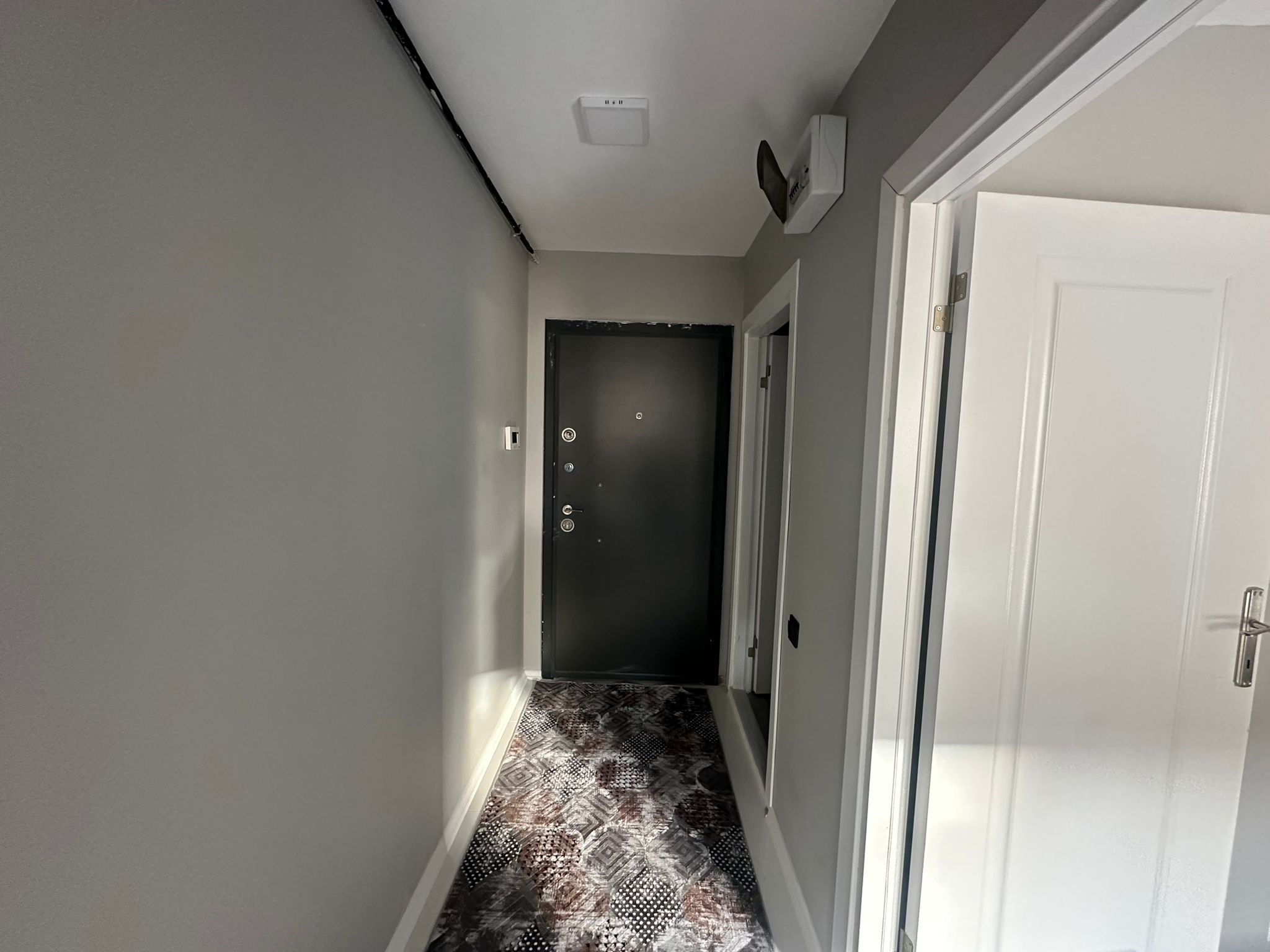 ERENLERDE MERKEZİ KONUMDA 1+1 KİRALIK SIFIR DAİRE