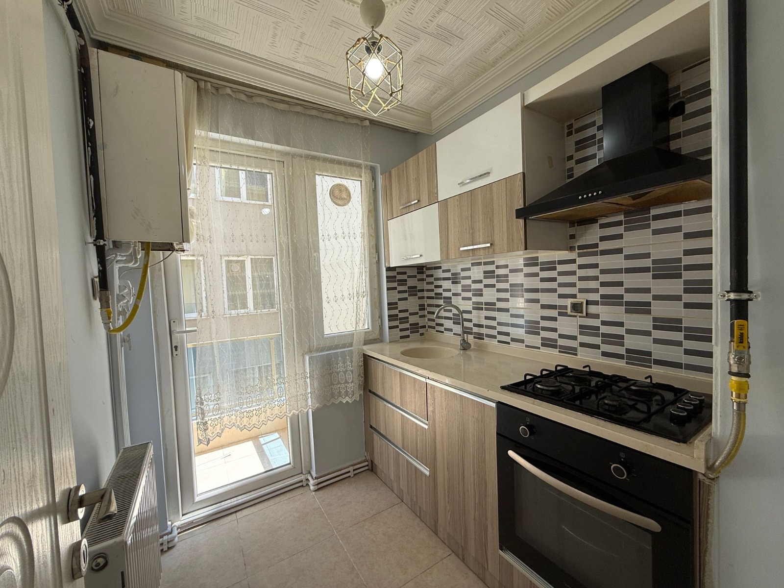 ERENLERDE MERKEZİ KONUMDA UYGUN FİYATLI 2+0 SATILIK DAİRE