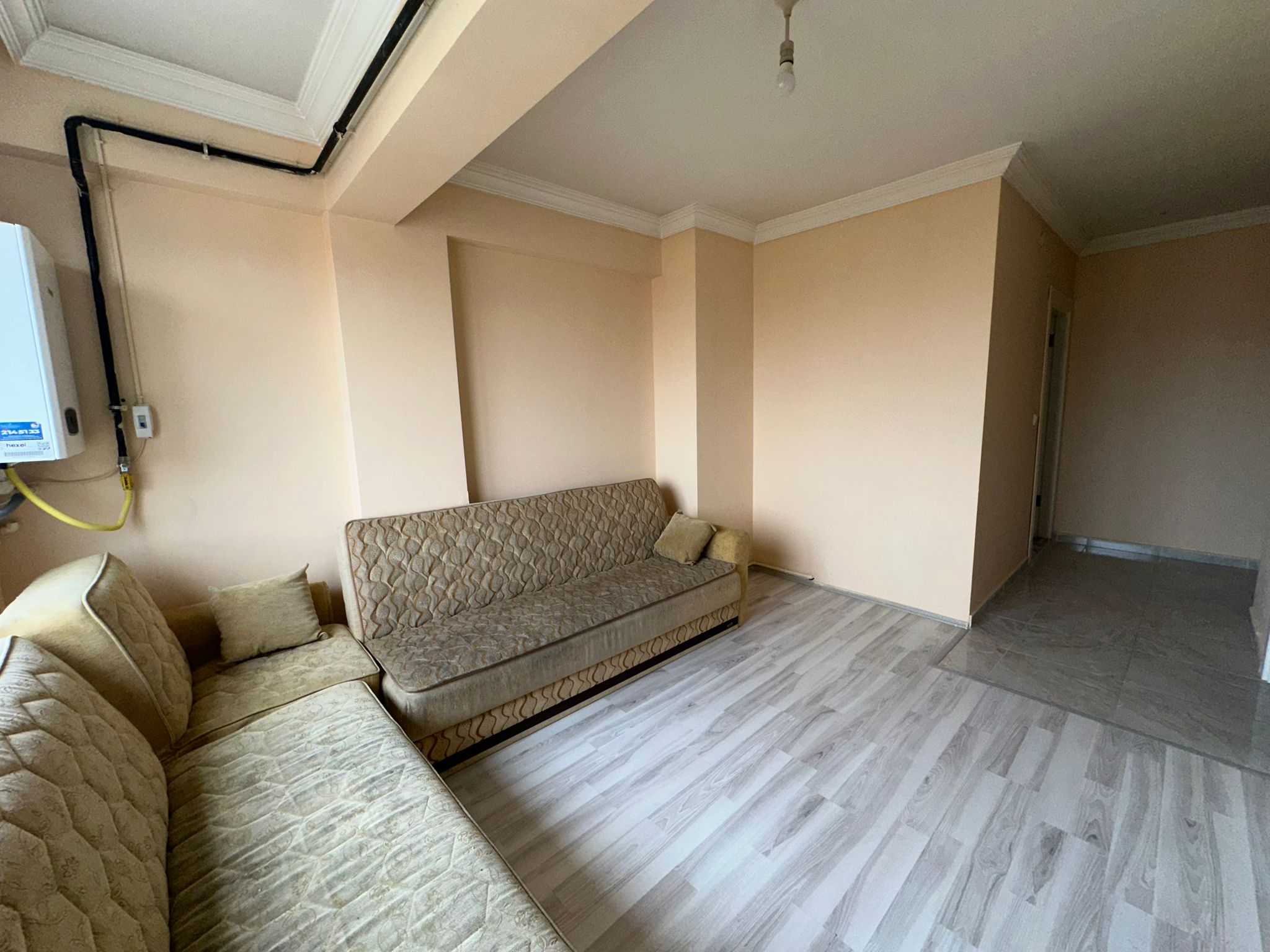 ERENLERDE MERKEZİ KONUMDA GENİŞ 2+0 KİRALIK DAİRE