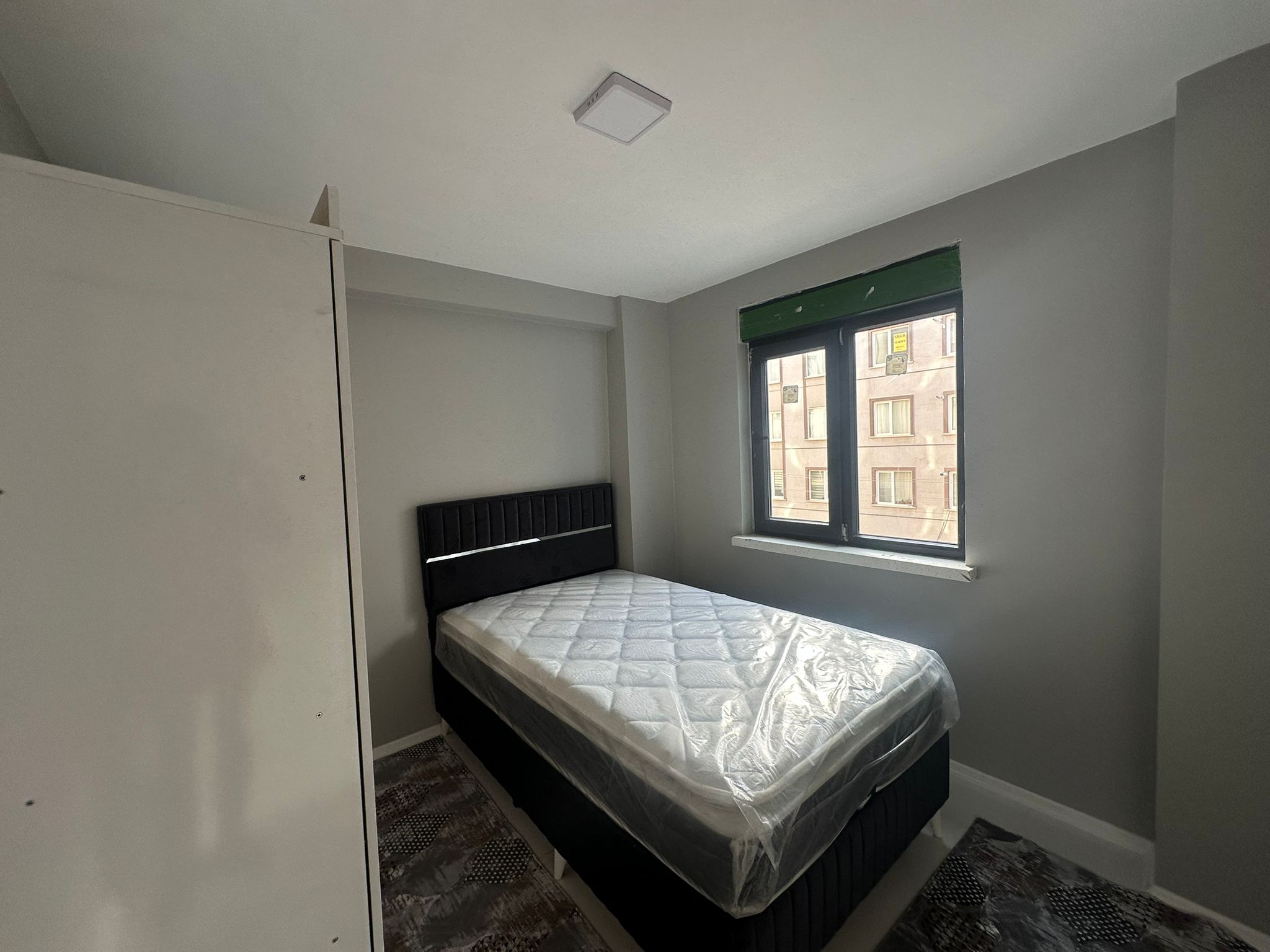 ERENLERDE MERKEZİ KONUMDA 1+1 KİRALIK SIFIR DAİRE