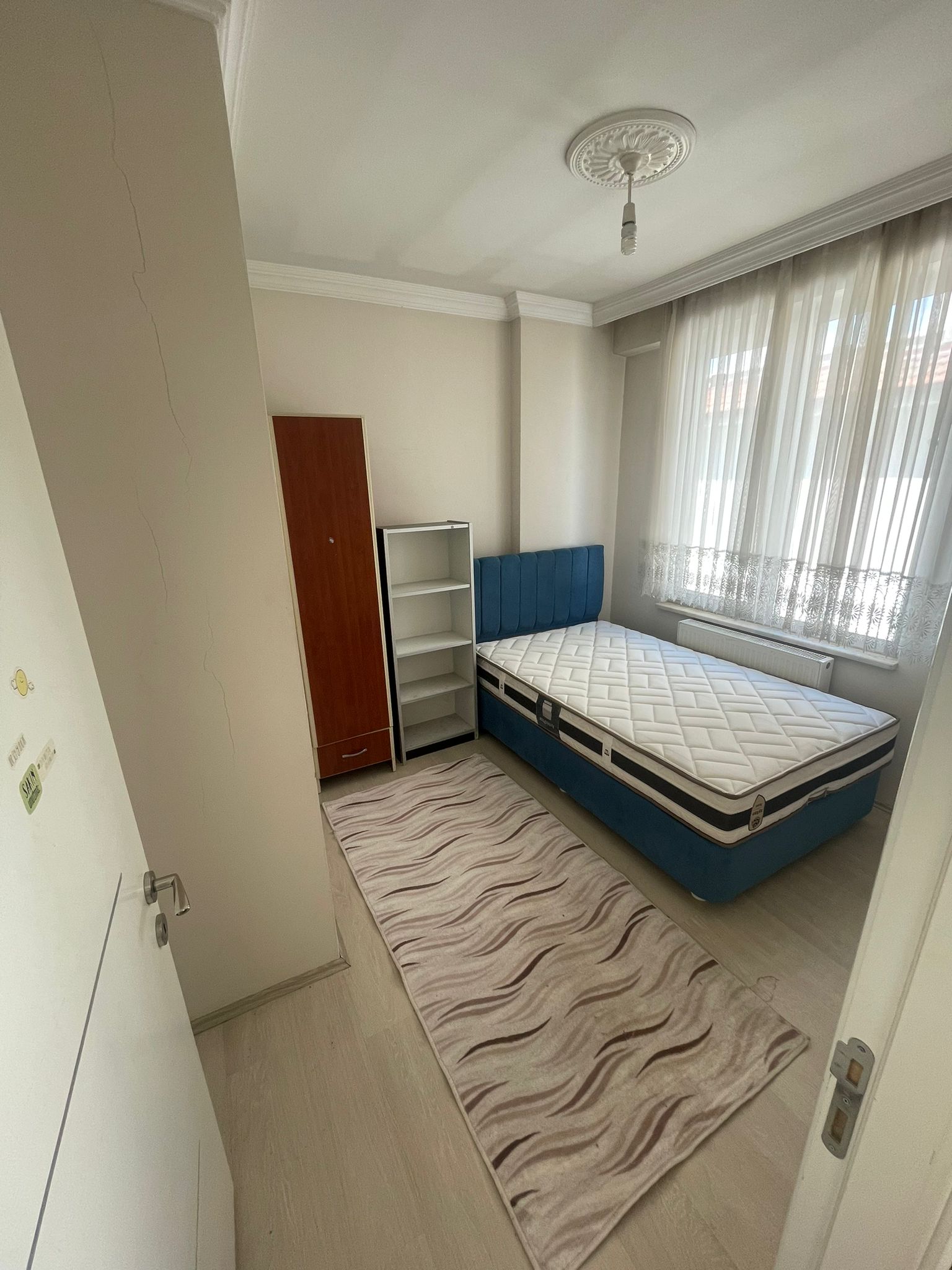 1+1 MERKEZİ KONUMDA KİRALIK DAİRE